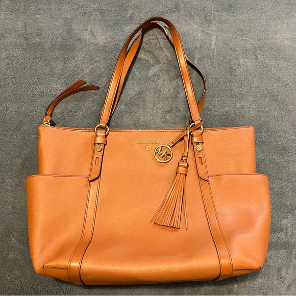 Michael Kors Handbags - Michael Kors Tote Bag